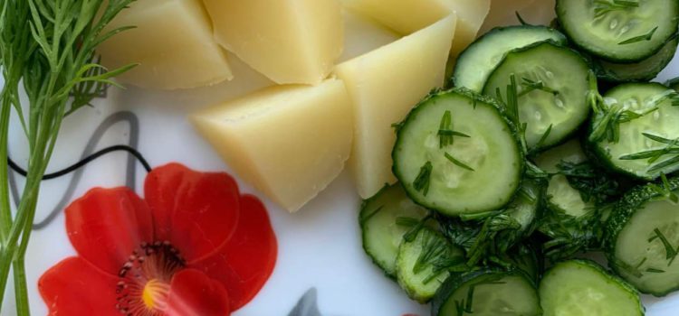 Пенсионерка в Кудымкаре сняла первый урожай картофеля. В июне!
