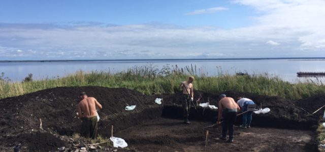 Археологи приехали в Юсьвинский район. Они работают на Родановом городище