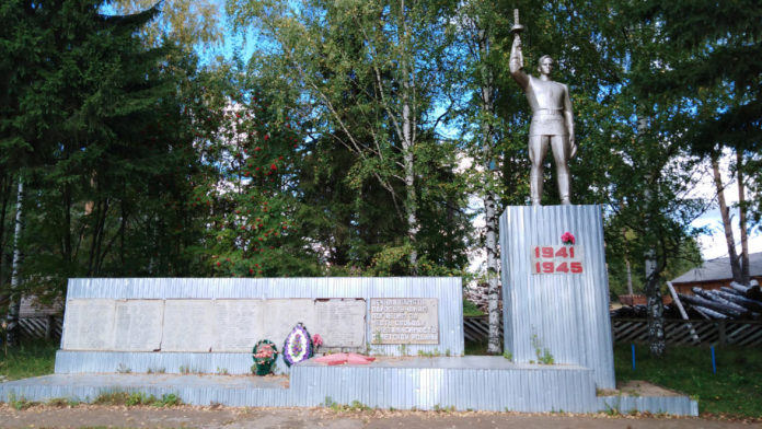 Памятник в Большой Коче