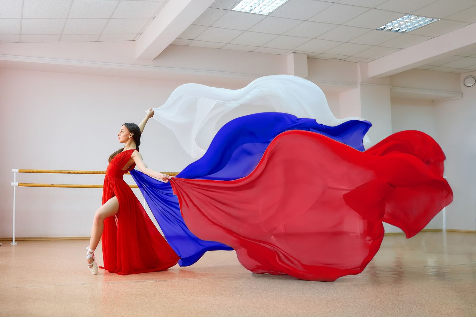 Креативный российский флаг