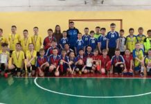 В Юсьве школьники сыграли в футбол, а ветераны — в шашки и шахматы