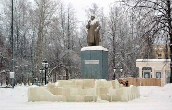 Зима Кудымкар площадь лабиринт