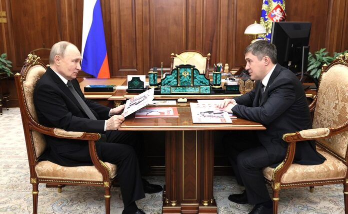 Путин Махонин