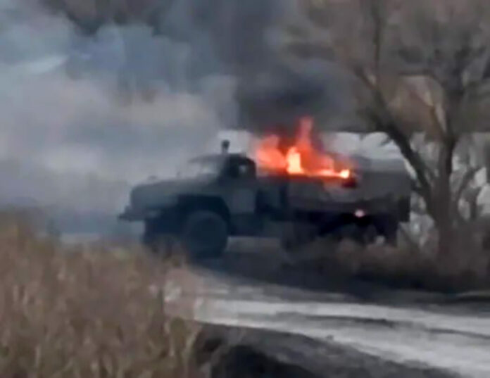 Горящий автомобиль гуманитарная помощь
