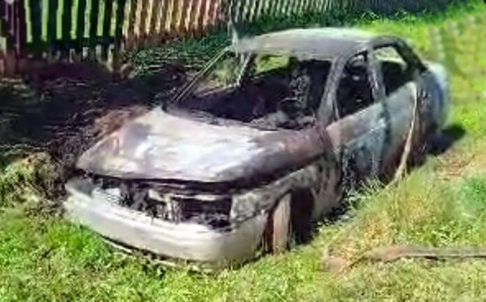 Сгоревший автомобиль