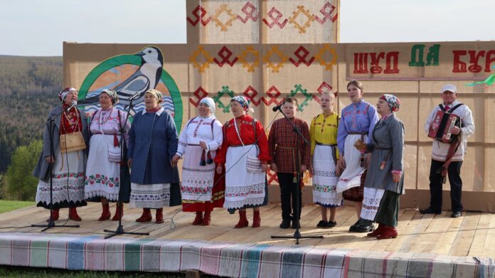 Коллектив «Мича Асыв» из Большой Кочи