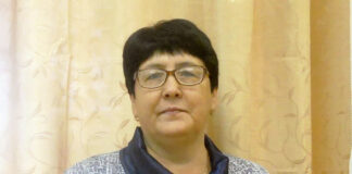 Жители Усть-Чёрной вступились за учительницу