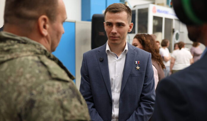 единоросс