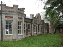 В Косе продается земская больница начала XX века