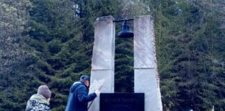 В Кудымкарском районе провели уборку территории мемориала